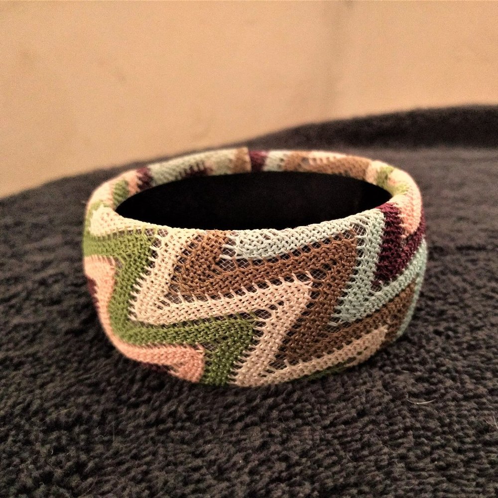 Multi-colored embroided bangle for women size 3.5